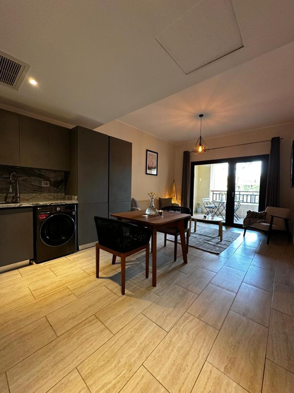 Luxury Self-catering & Studios, Al Dau Heights Apartment *