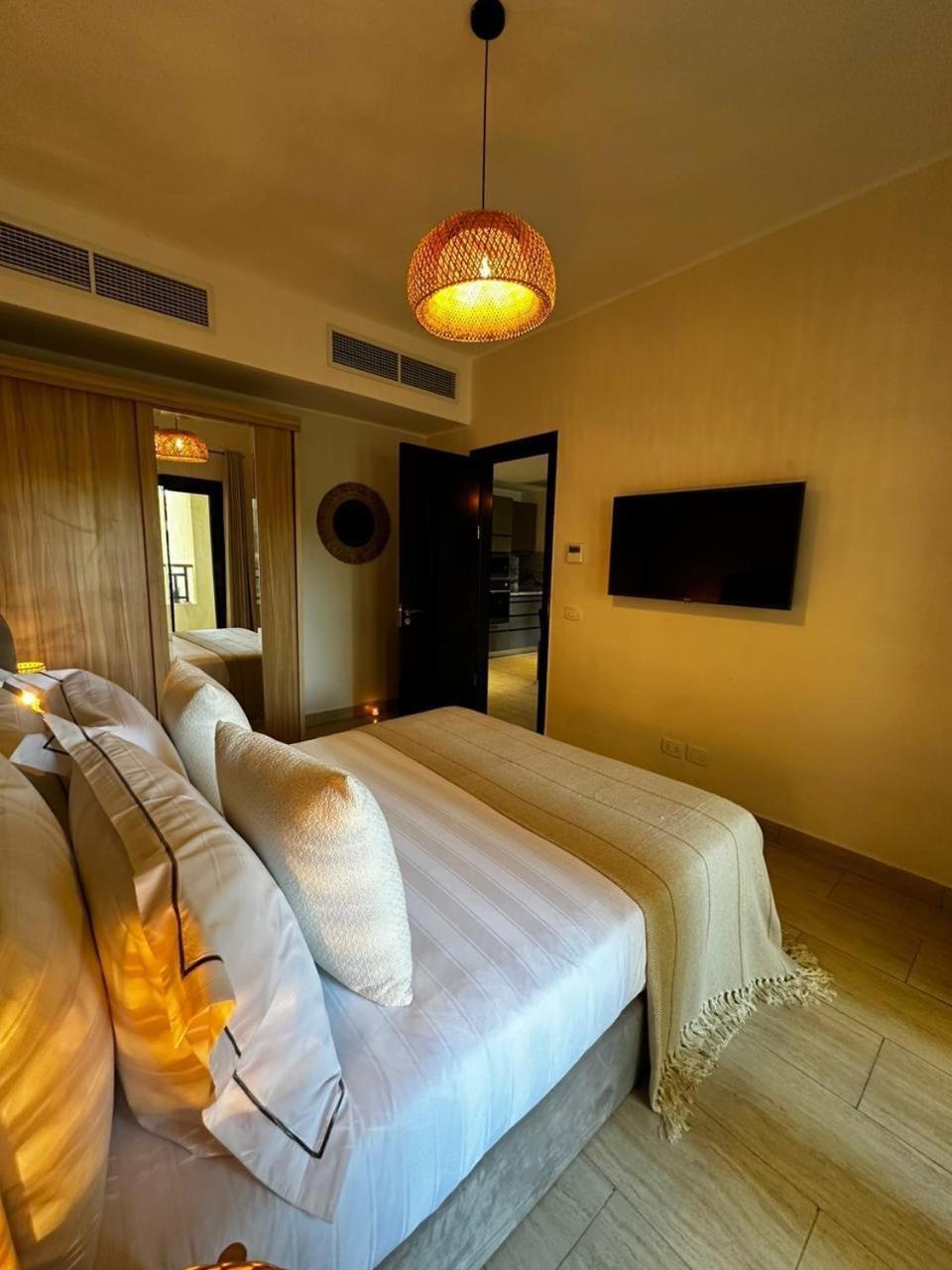 Luxury Self-catering & Studios, Al Dau Heights Apartment