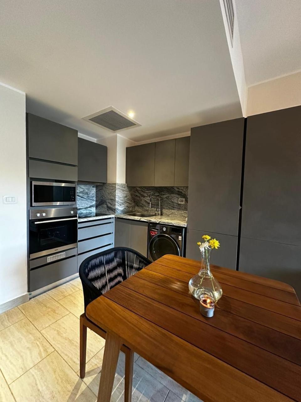Luxury Self-catering & Studios, Al Dau Heights Apartment