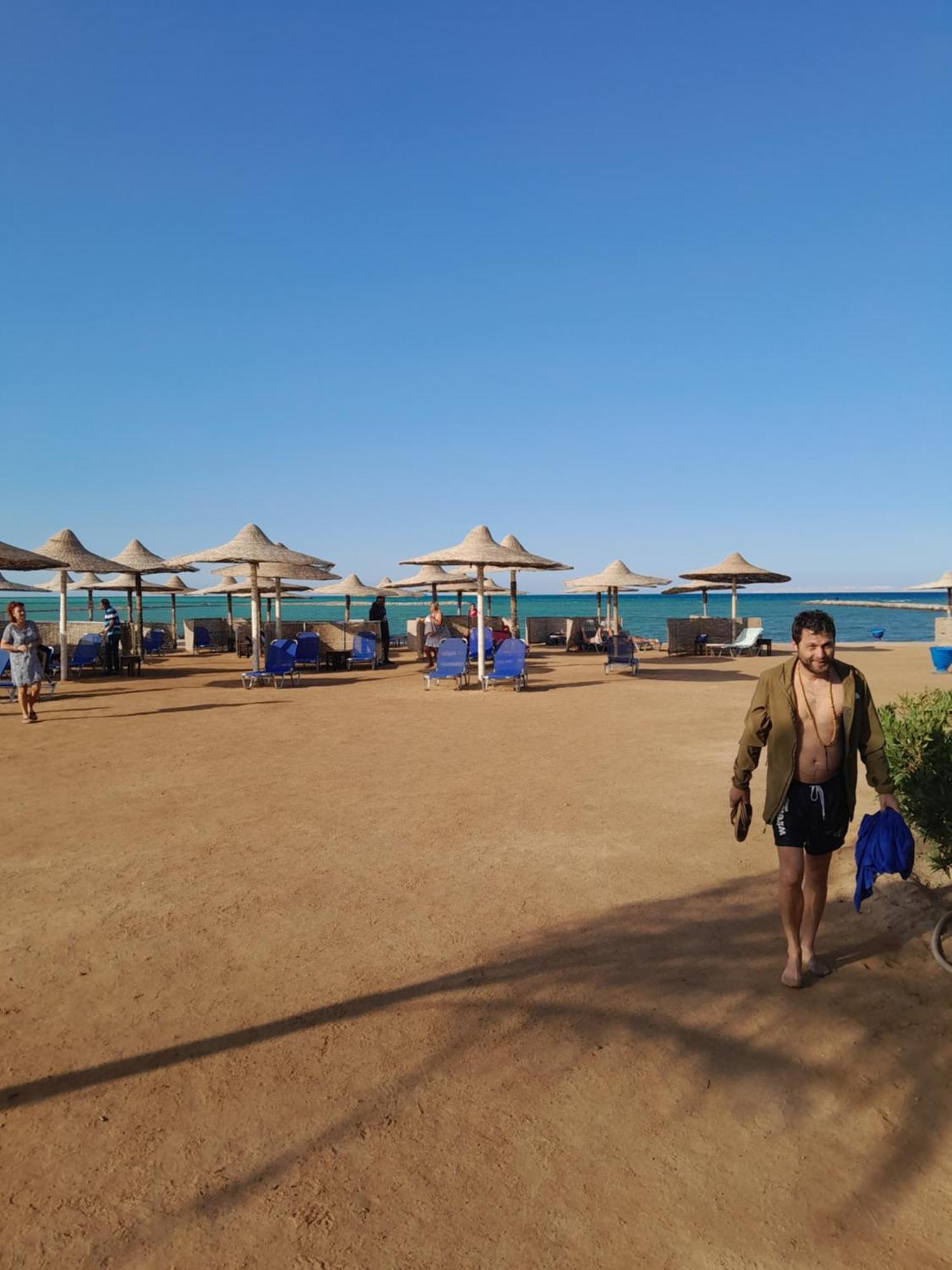 Turtles Hourghada View Sea View Pool Private Jacuzzi Pools Air-conditioned Restaurant On The Jacuzzi Security And A Large Sunny Balcony Hurghada