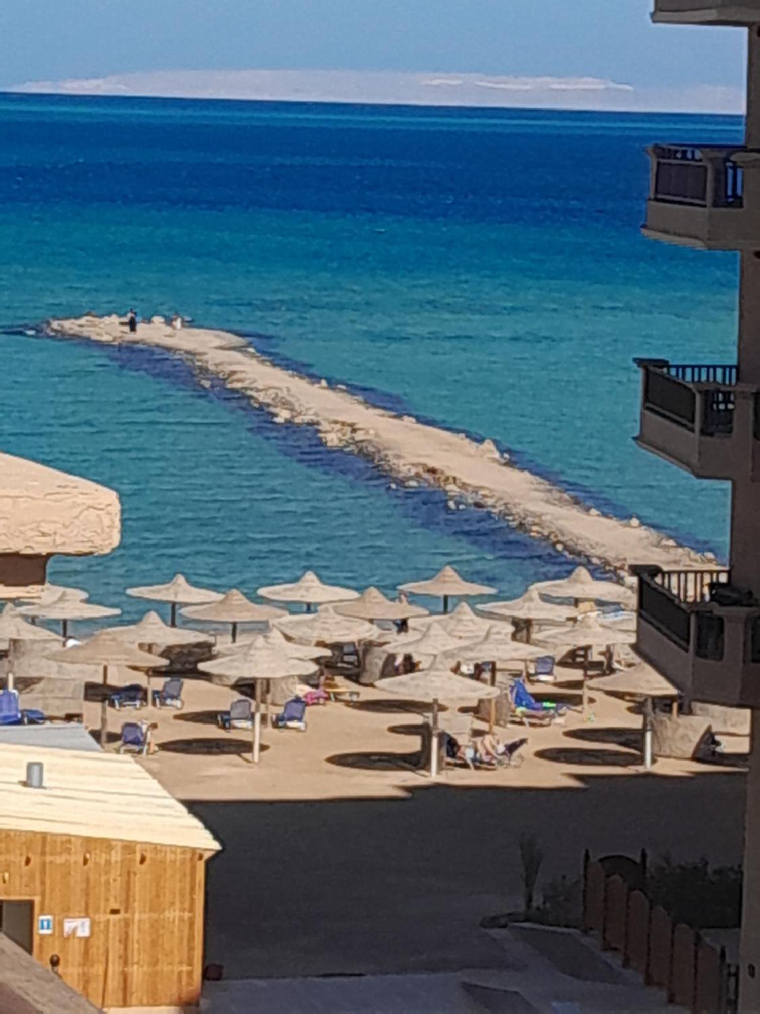 Turtles Hourghada View Sea View Pool Private Jacuzzi Pools Air-conditioned Restaurant On The Jacuzzi Security And A Large Sunny Balcony Aparthotel *