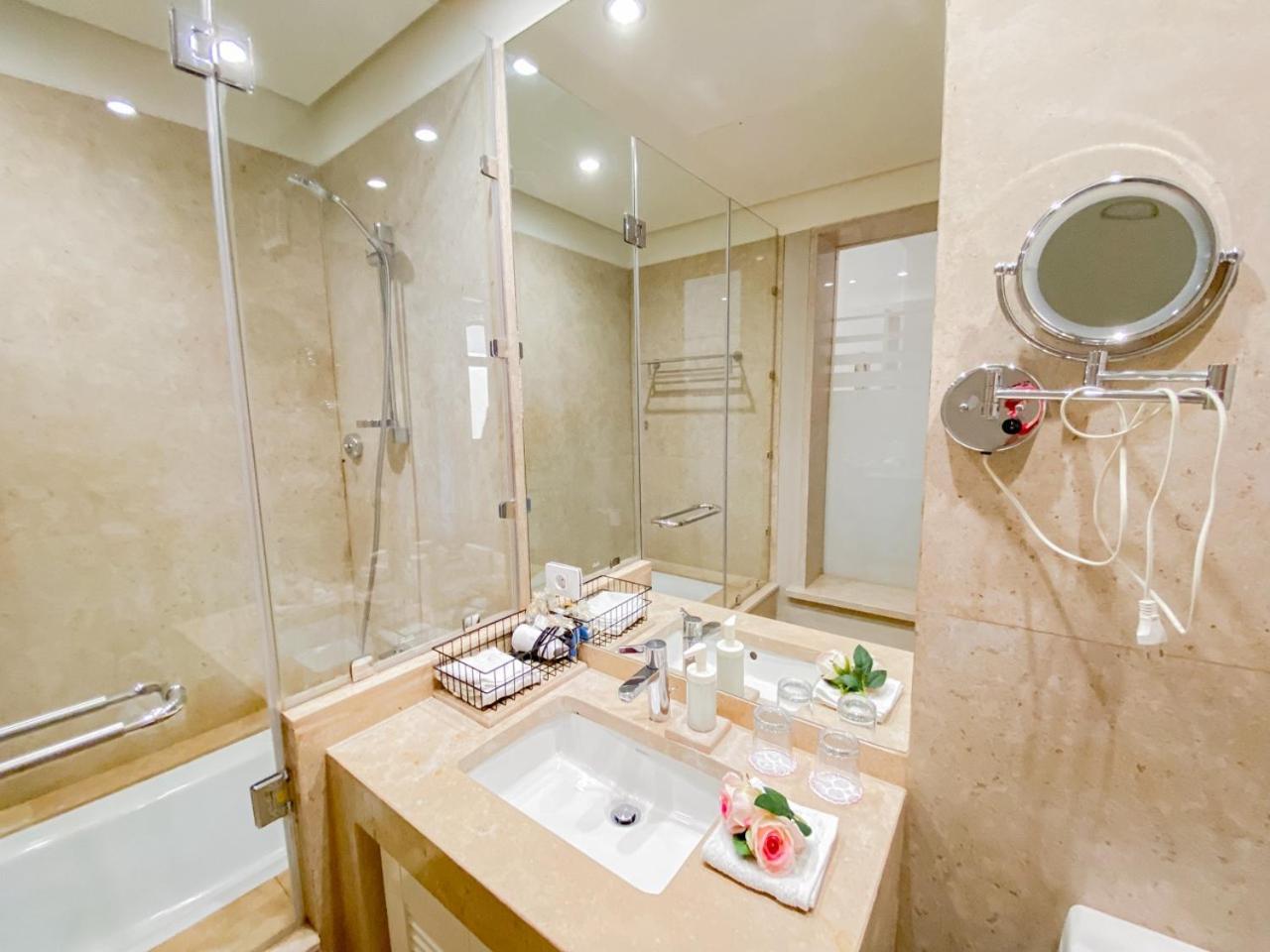 Nayah Stays, Ancient Sands Luxurious Pool Terrace *