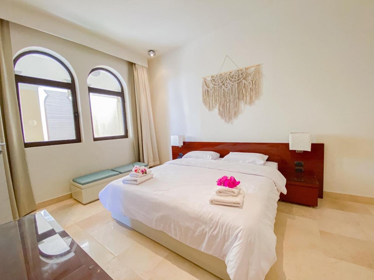 Nayah Stays, Ancient Sands Luxurious Pool Terrace