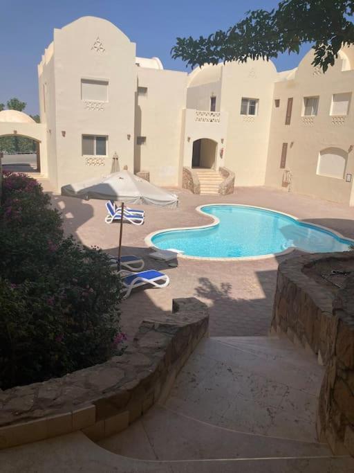 Lovely Flat With Balcony And Shared Pool Apartment