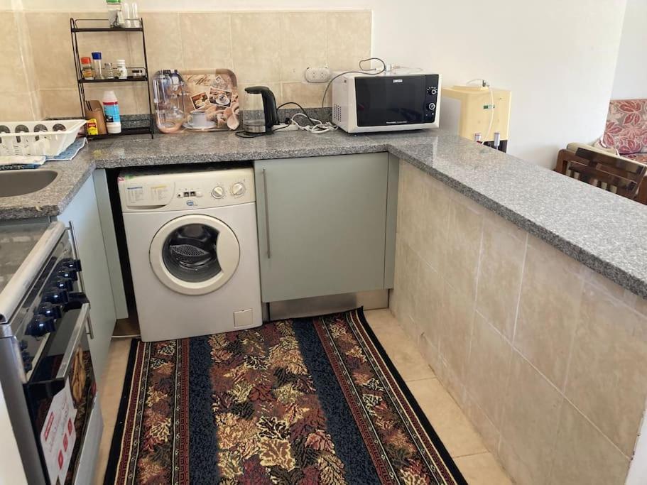 Lovely Flat With Balcony And Shared Pool *