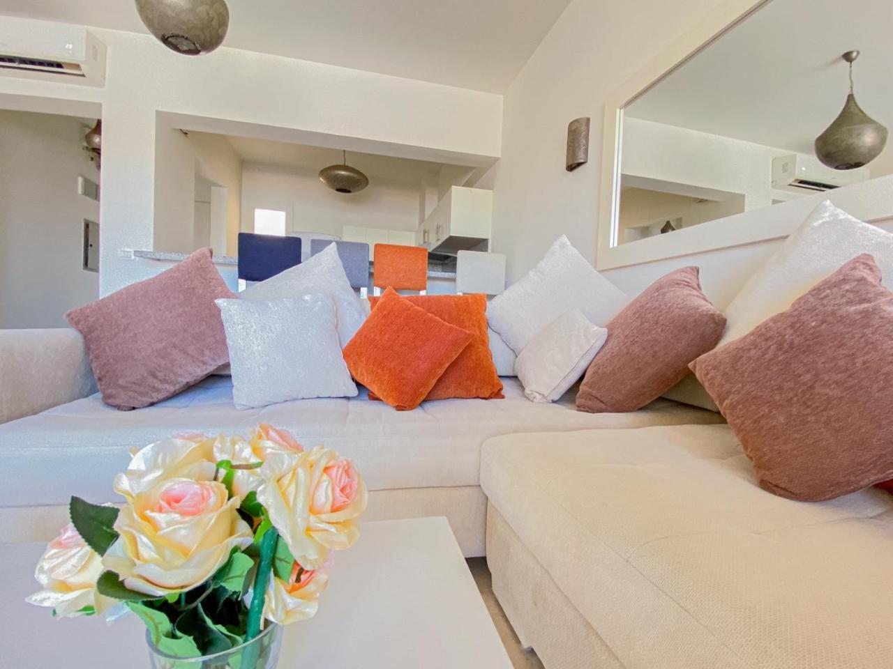 Nayah Stays, Joubal Lagoons Flowery Apartamento