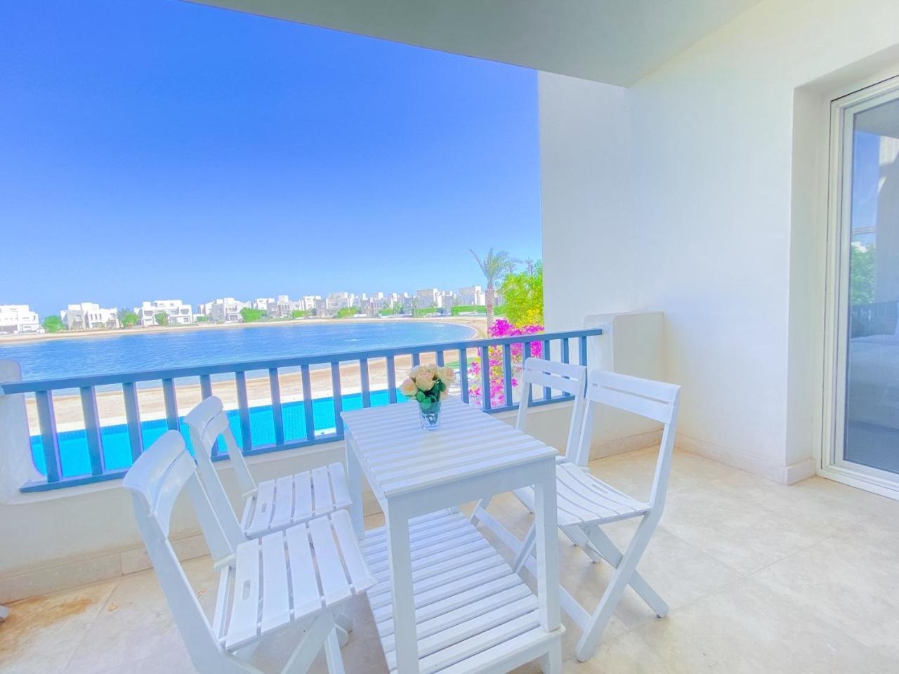 Nayah Stays, Joubal Lagoons Flowery *