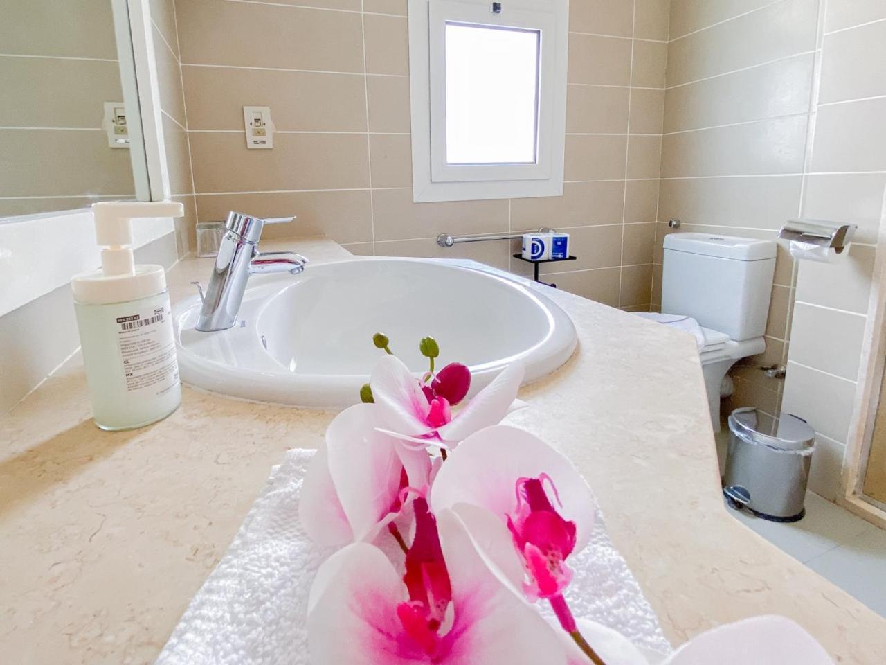 Nayah Stays, Joubal Lagoons Flowery