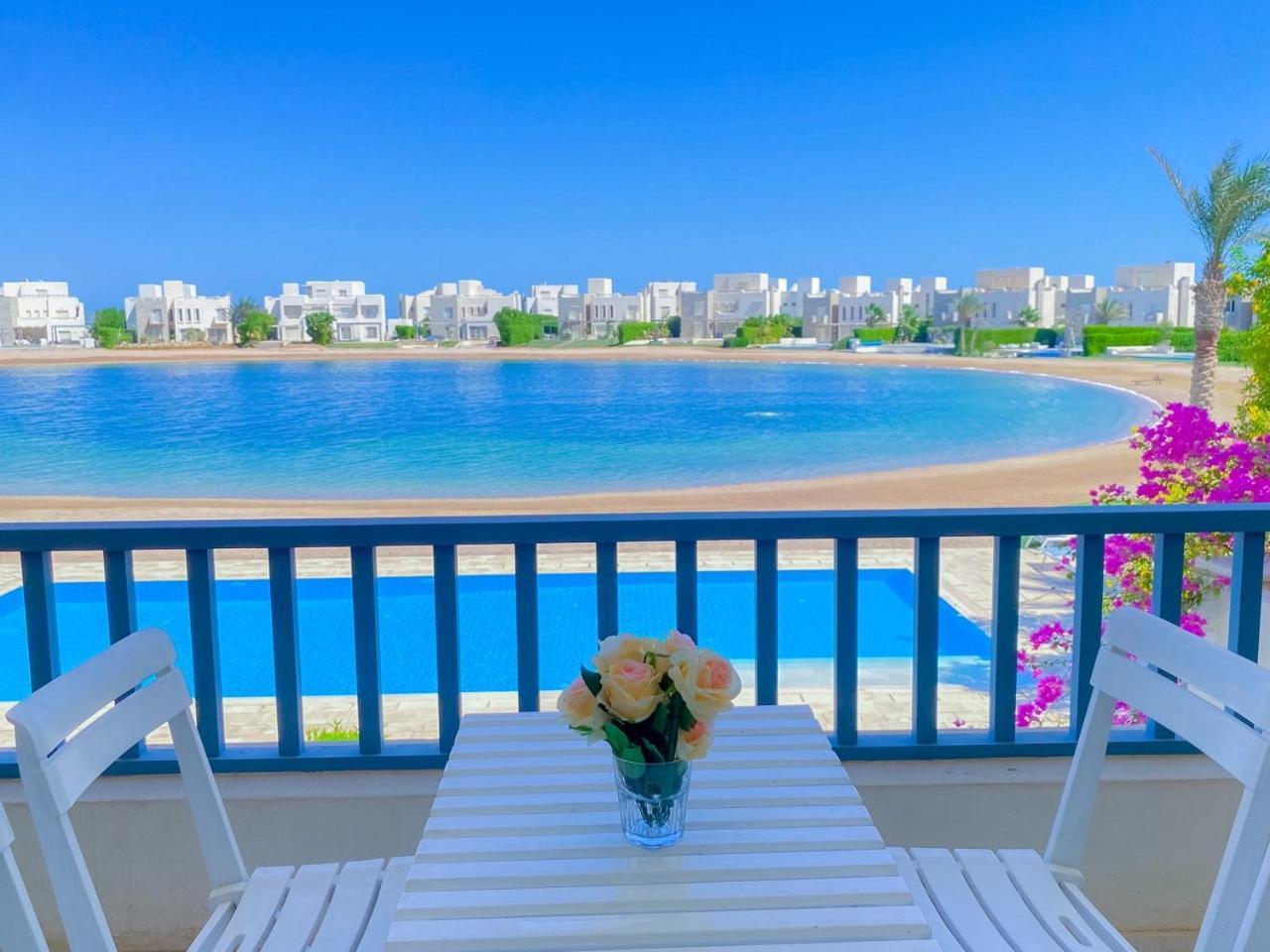 Nayah Stays, Joubal Lagoons Flowery Apartamento