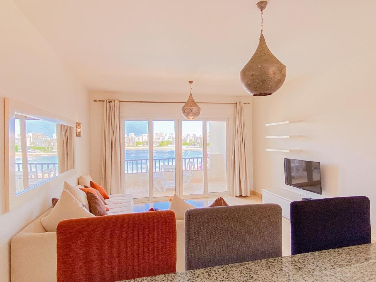 Nayah Stays, Joubal Lagoons Flowery Apartamento *