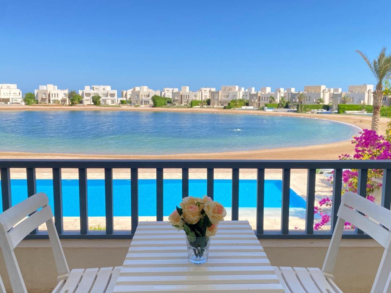Nayah Stays, Joubal Lagoons Flowery *