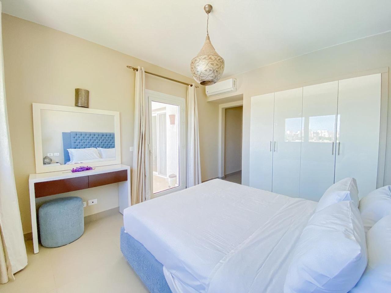Nayah Stays, Joubal Lagoons Flowery Apartamento *