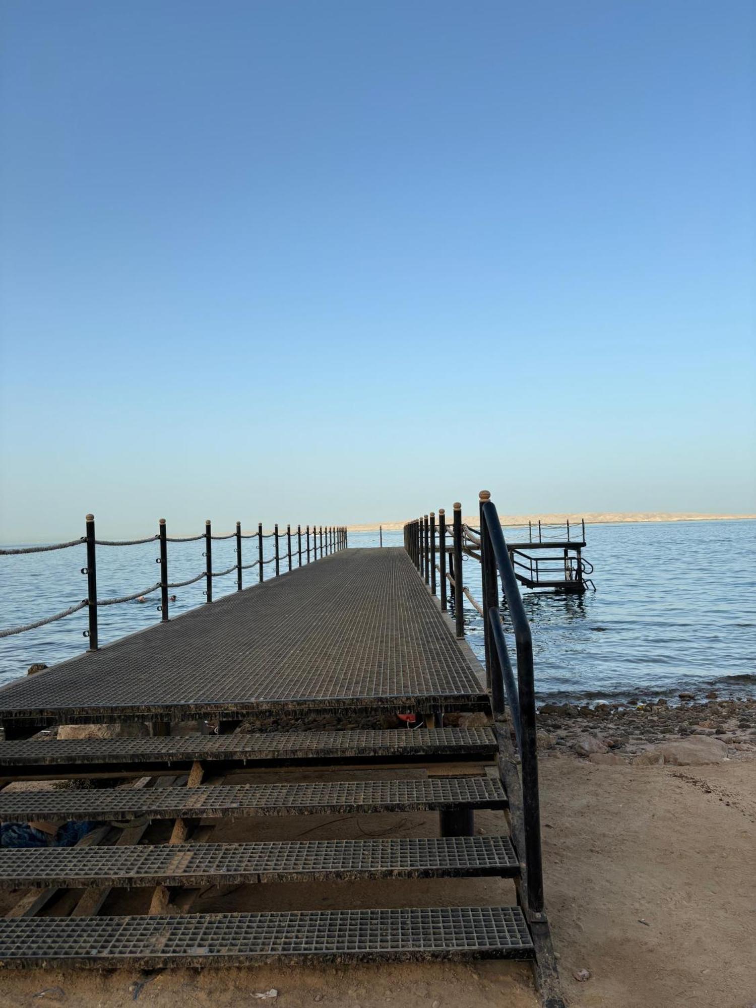 Seaview With And Pool Access * Hurghada