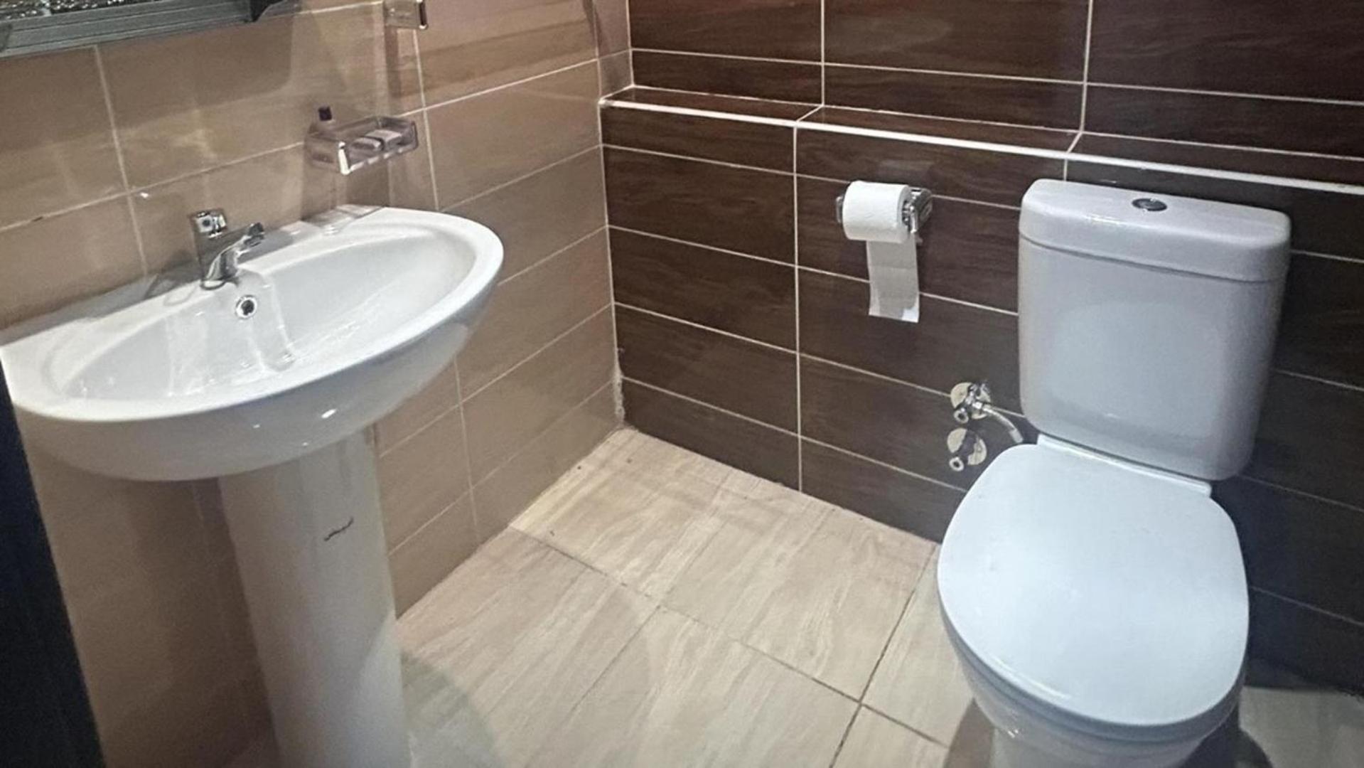 Beautiful Twin Bed With Swimming Pool Apartment