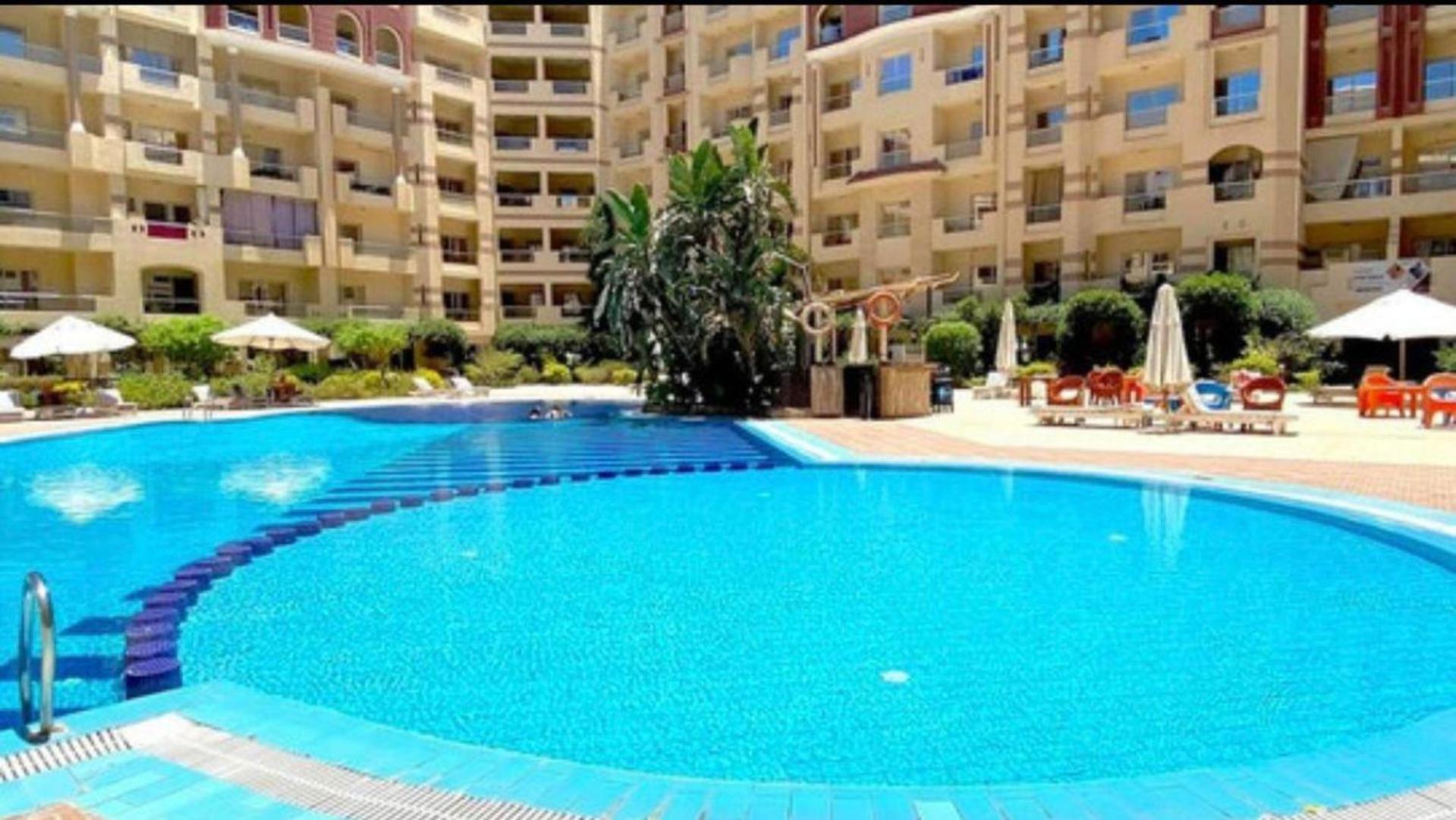 Beautiful Twin Bed With Swimming Pool Apartment