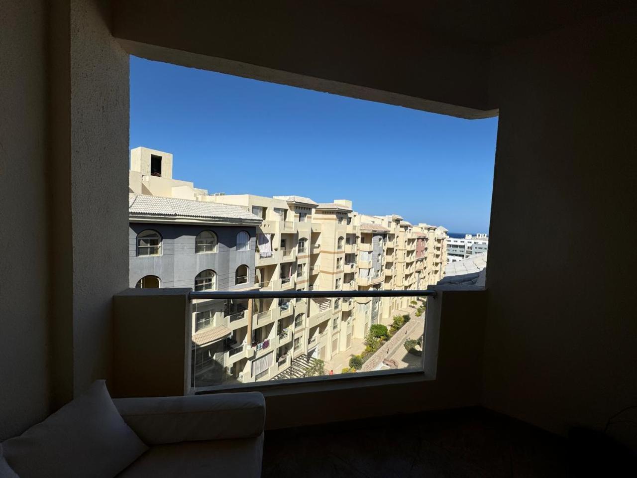 A One-bedroom With A Compact Terrace
