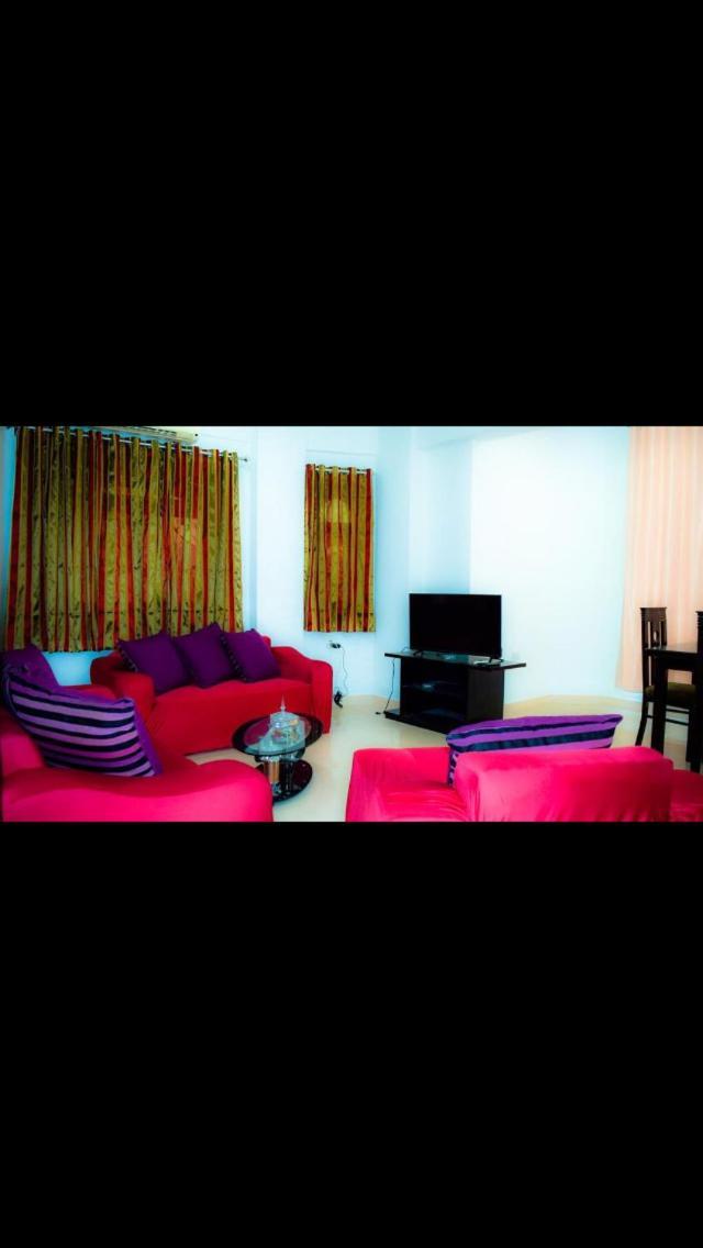 C And S Park Apartment *