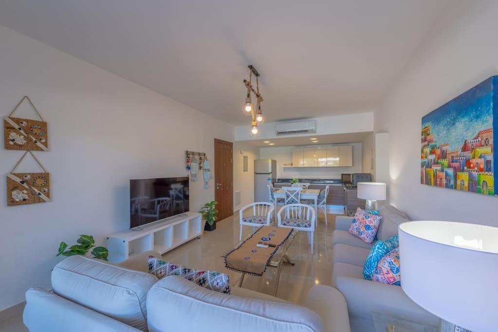 Chic 2 Bedroom Poolside At G-crib El Gouna Hurghada