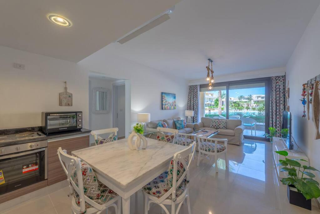 Chic 2 Bedroom Poolside At G-crib El Gouna Apartment