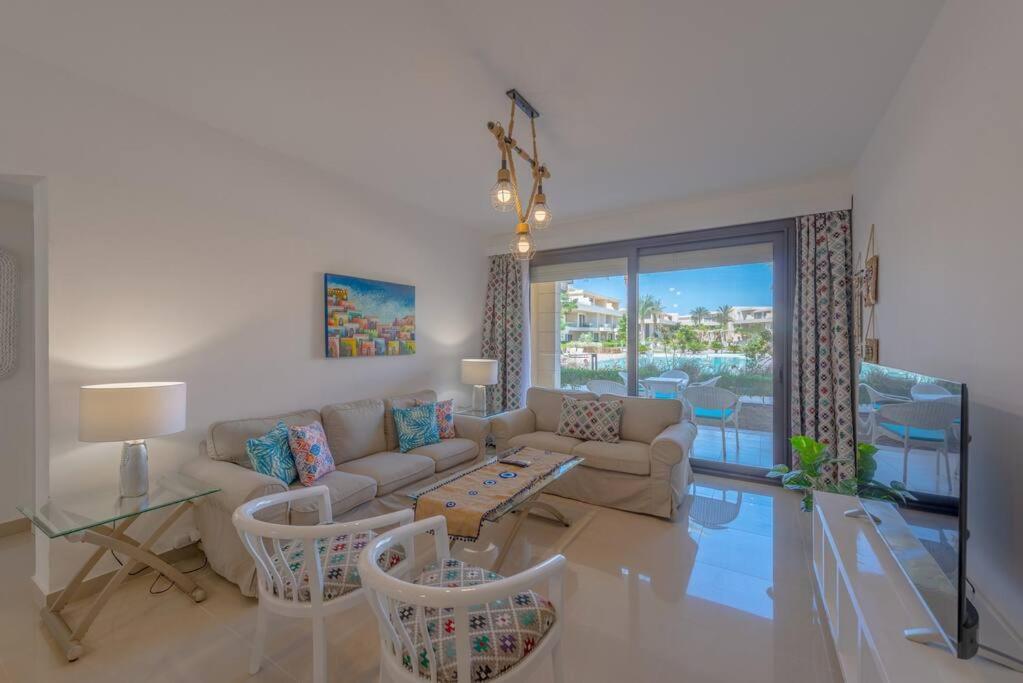 Apartment Chic 2 Bedroom Poolside At G-crib El Gouna