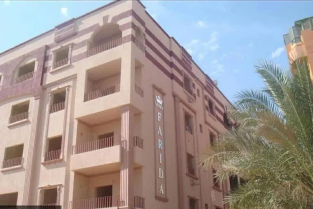 Farida Apartment *