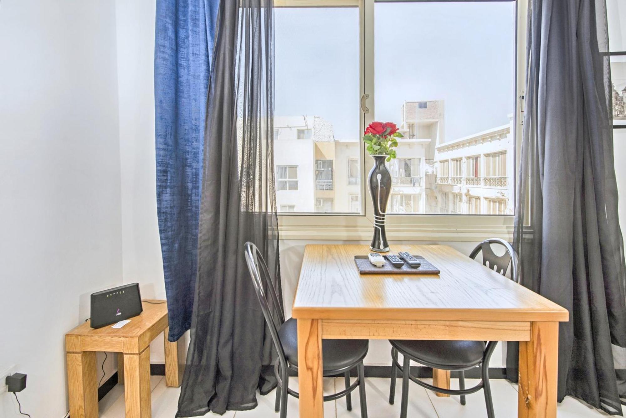 Rare New Marina Hotspot With Pool & Fast Free Wifi Apartment