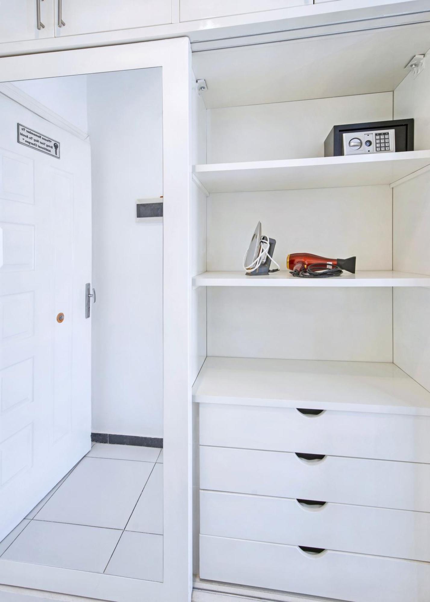 Rare New Marina Hotspot With Fast Free Wifi, Balcony & Pool Appartement