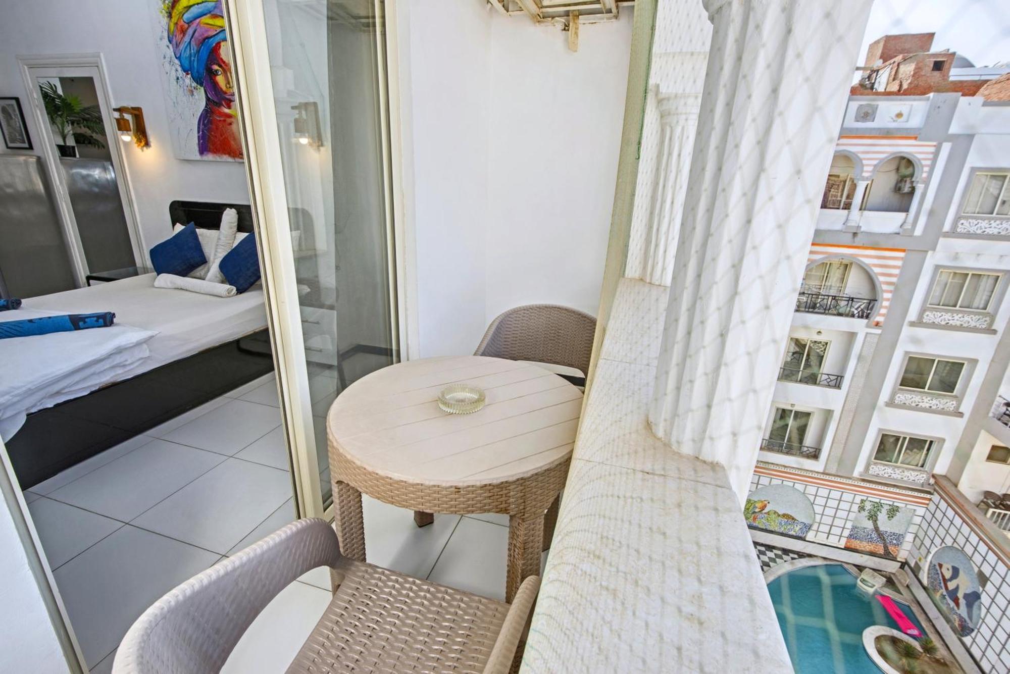 Rare New Marina Hotspot With Fast Free Wifi, Balcony & Pool Appartement *