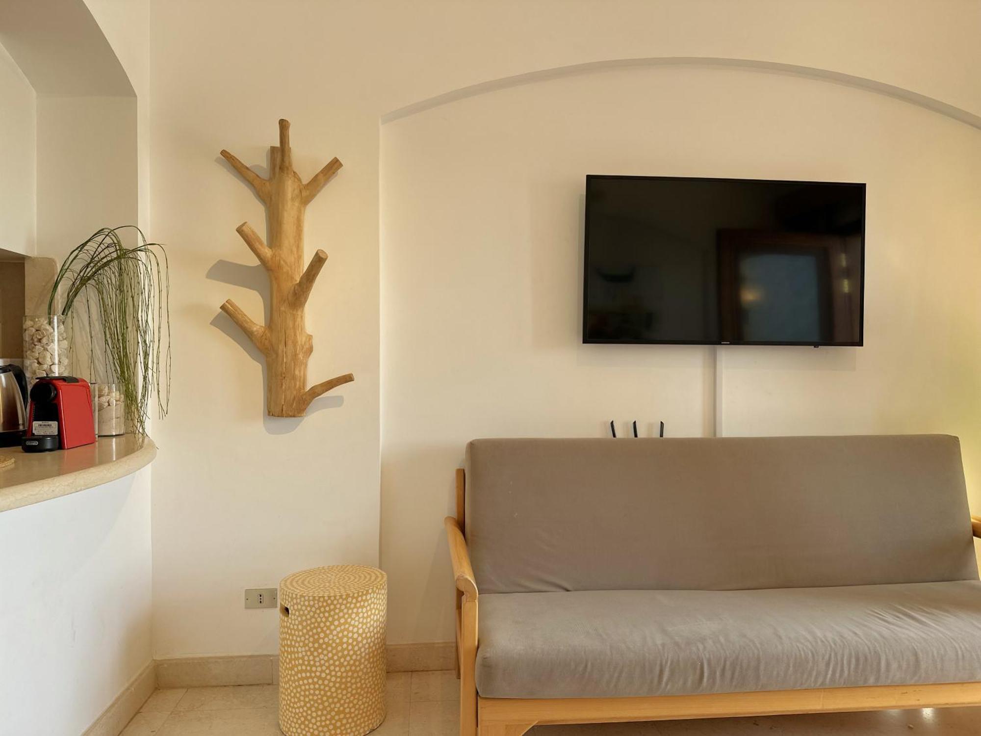 Artsy 1 Bedroom Apt/ Free Pool & Lagoon Access @elgouna Hurghada
