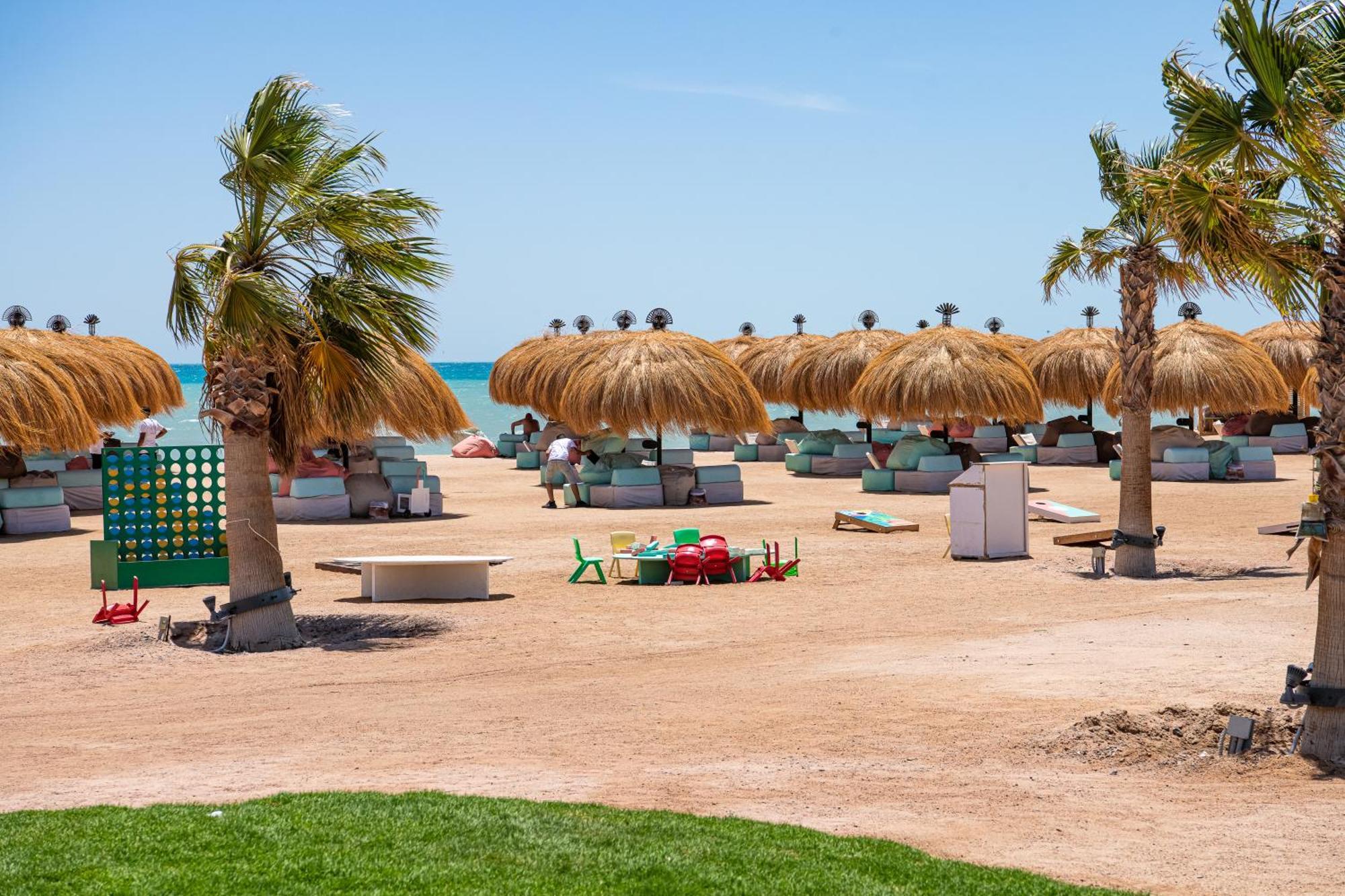 Modern With Large Pool & Access * Hurghada