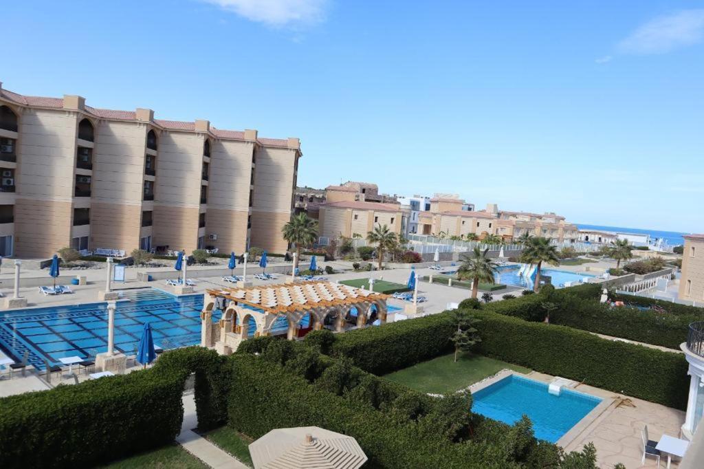 Celina Branch & * Hurghada