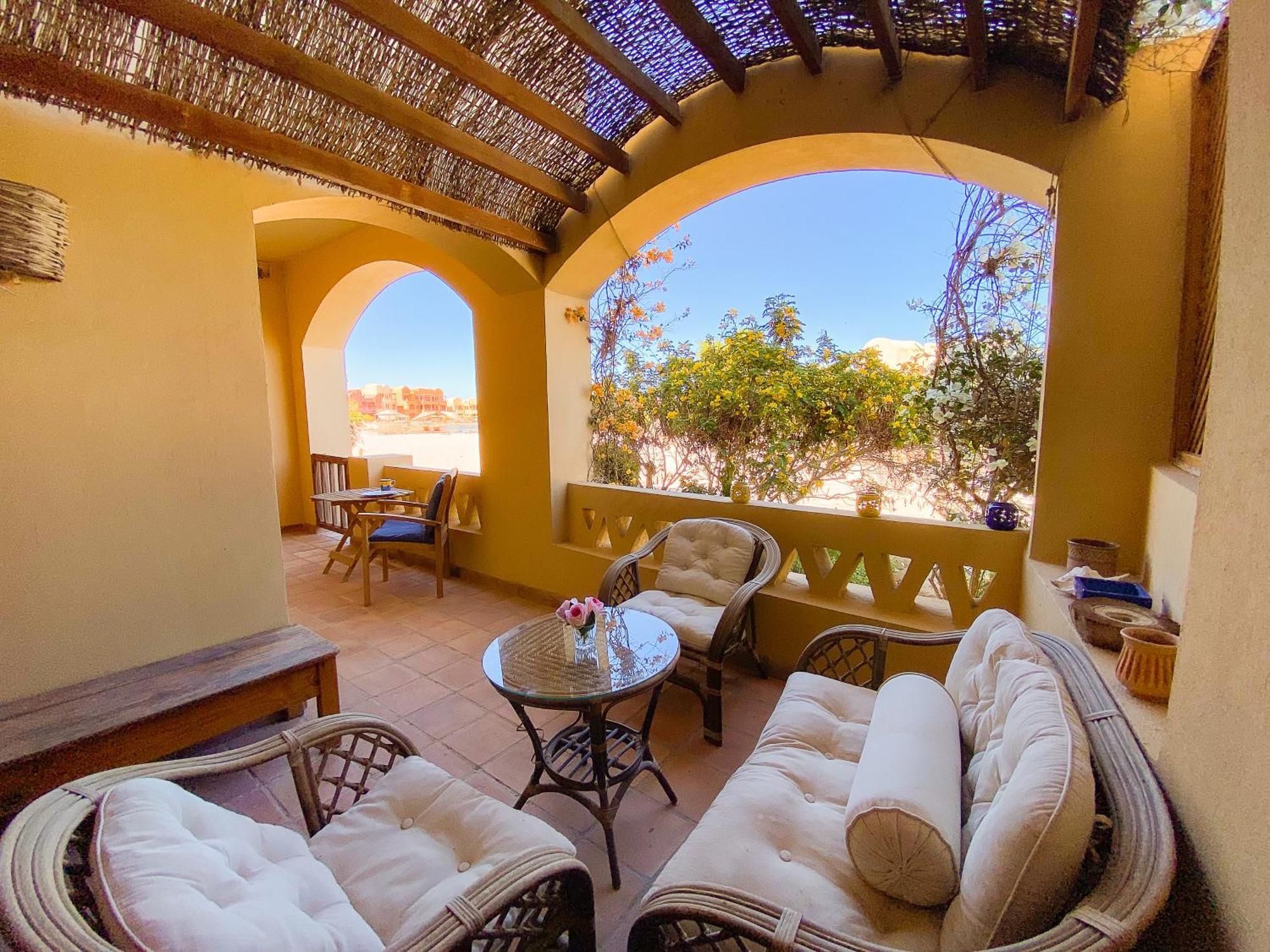 Style In Nubian Design At Lagoon Apartment