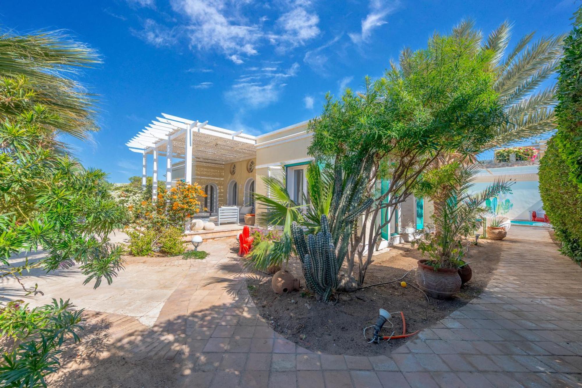 Unique With Pool And Large Terrace Villa *