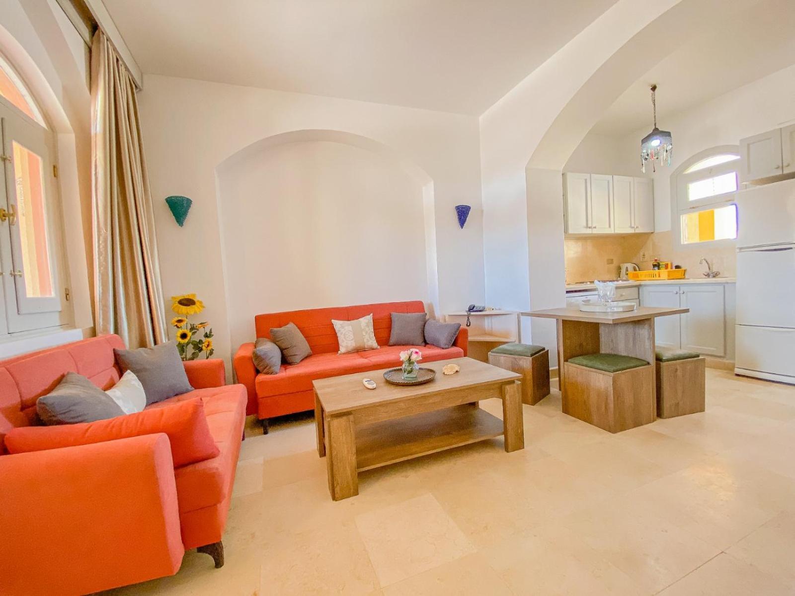 Apartment Bright With Large Balcony & Lagoon Hurghada