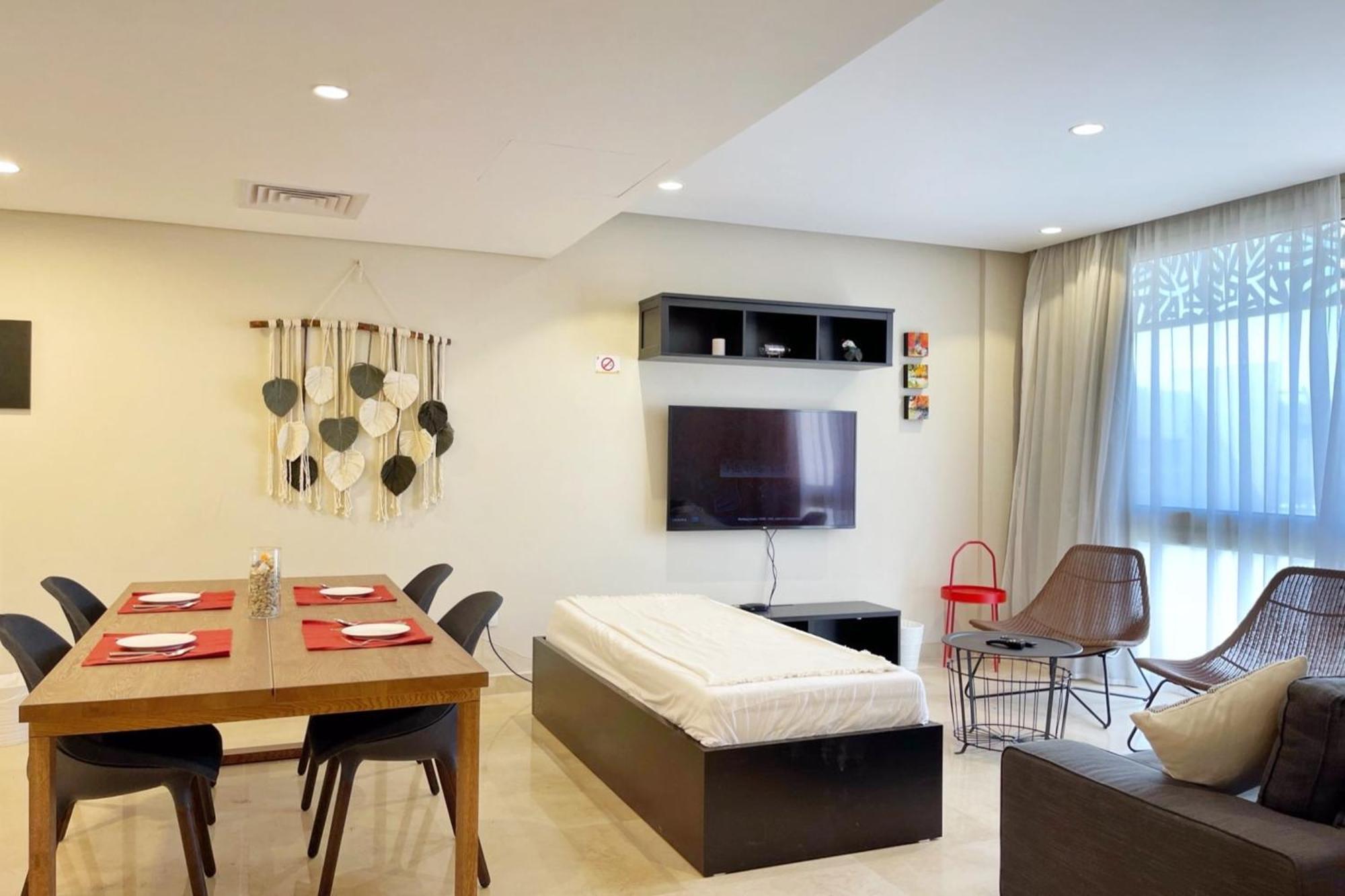 Minimal & Mere 1 Bdr Mangroovy Free & Pool Apartment *