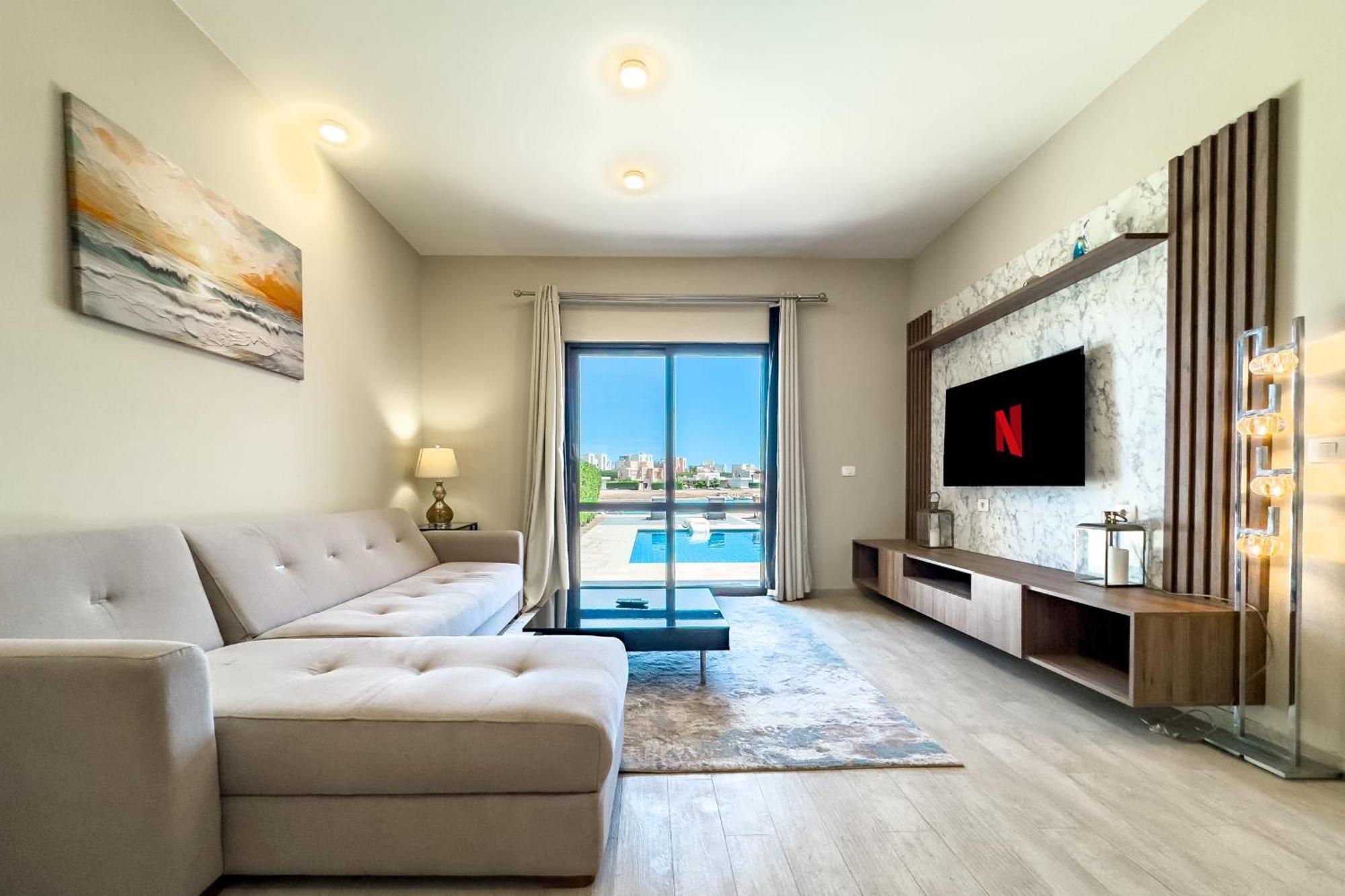 Posh & Eclectic 4 Bdr Fanadir Bay Villa *