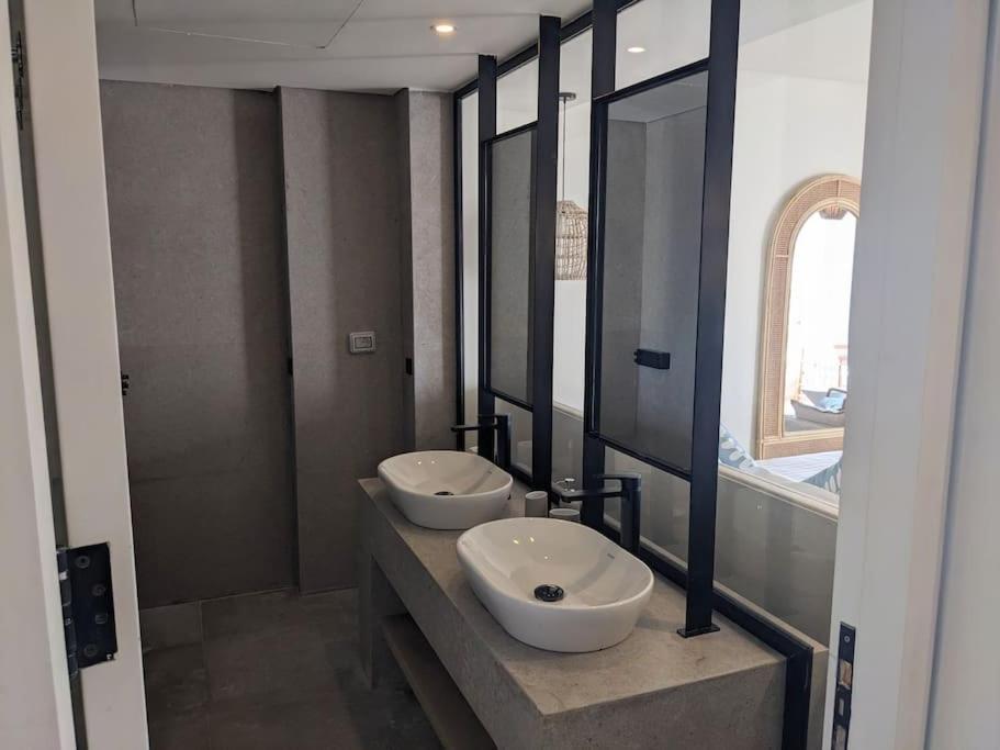 Magical Steps From & Pool Holiday home *