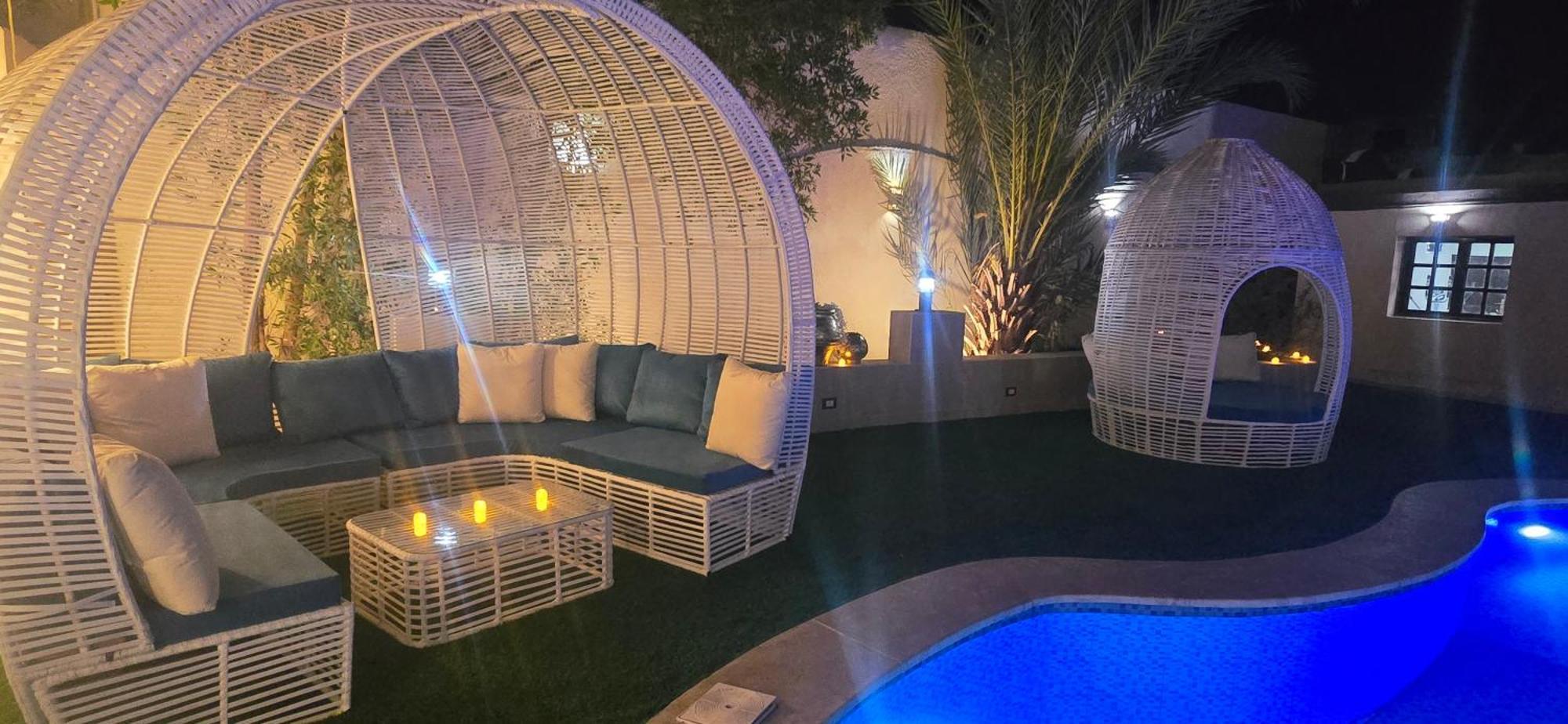 Luxury Royal Blue Family 8pers Private Pool Villa