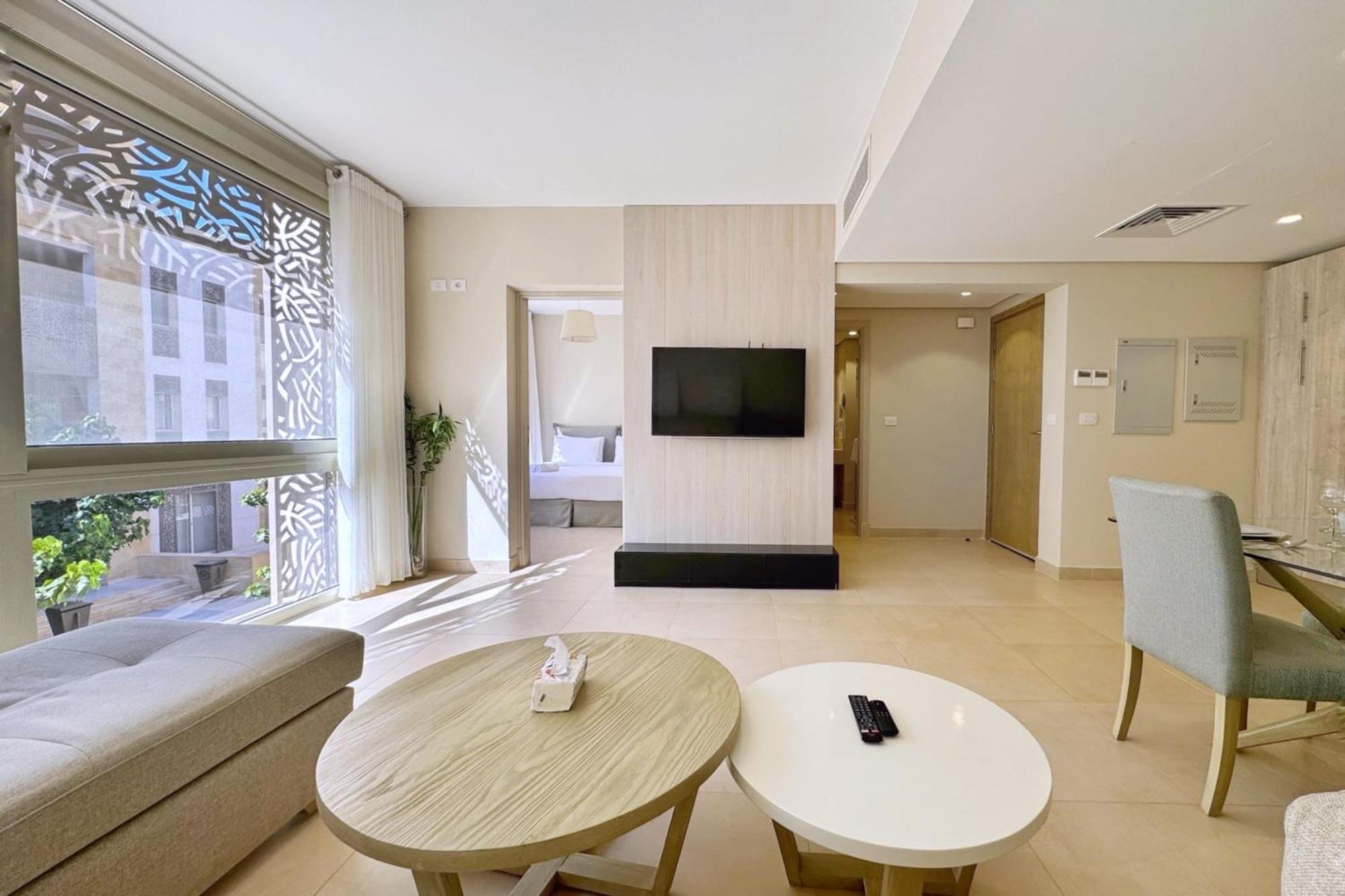 Outright 1bdr Mangroovy Free & Pool Access Apartment