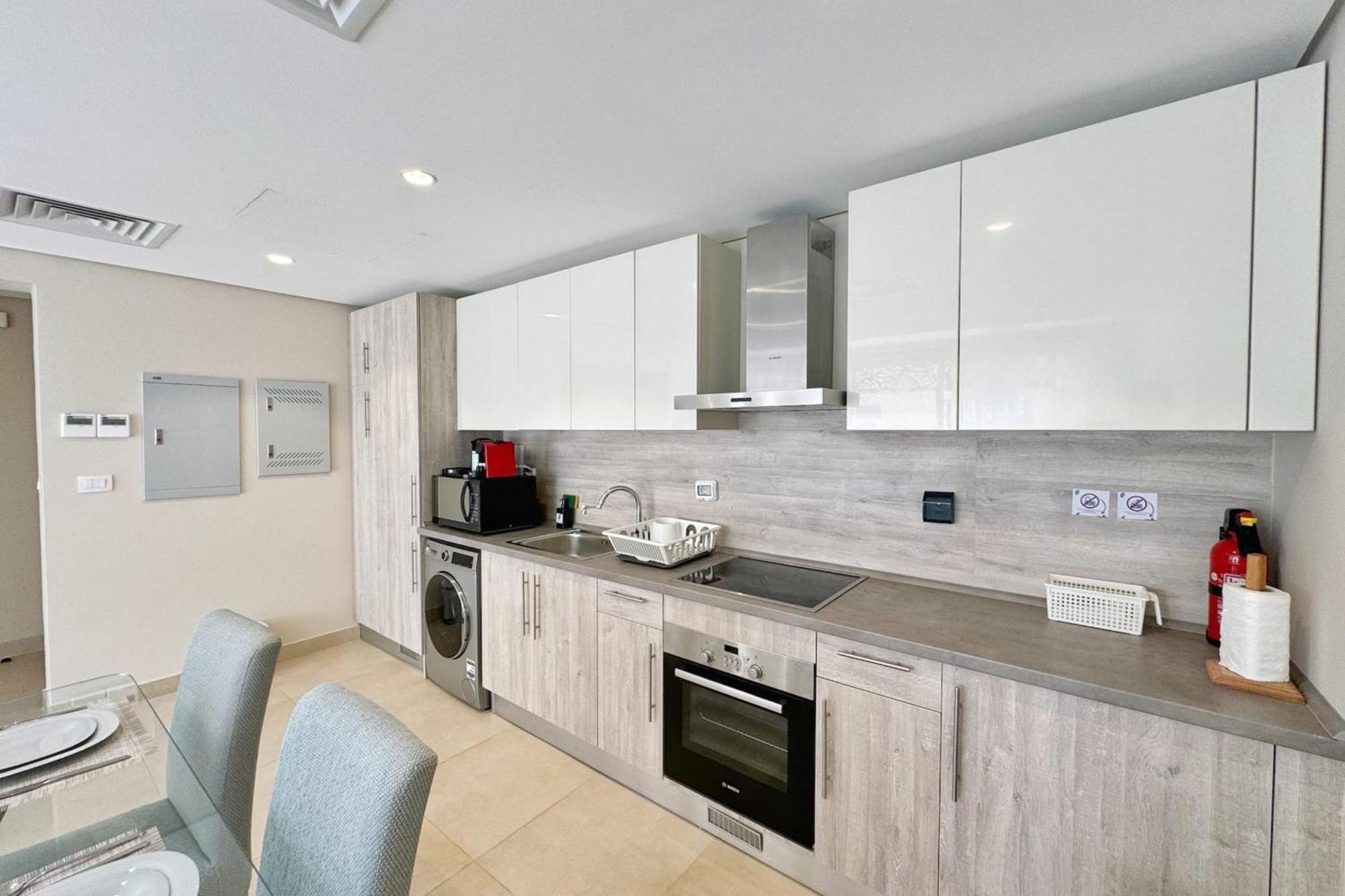 Outright 1bdr Mangroovy Free & Pool Access Apartment *