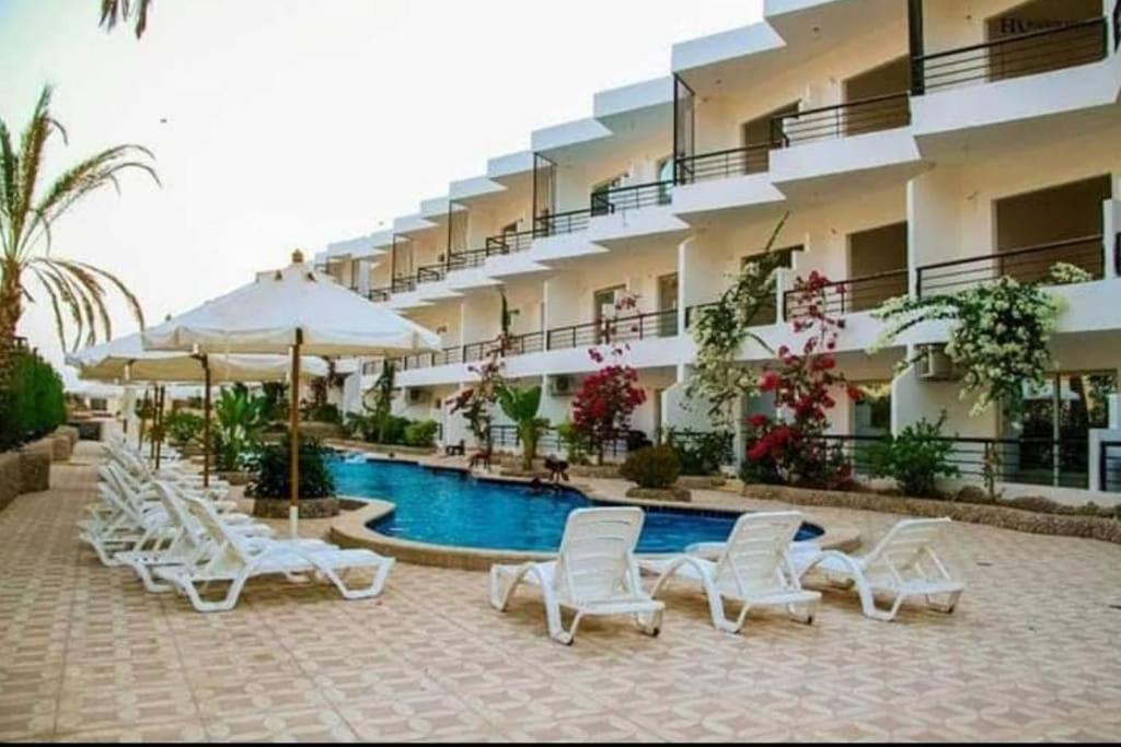 Capitan House Beside Bellagio 5 Minutes From El Gouna
