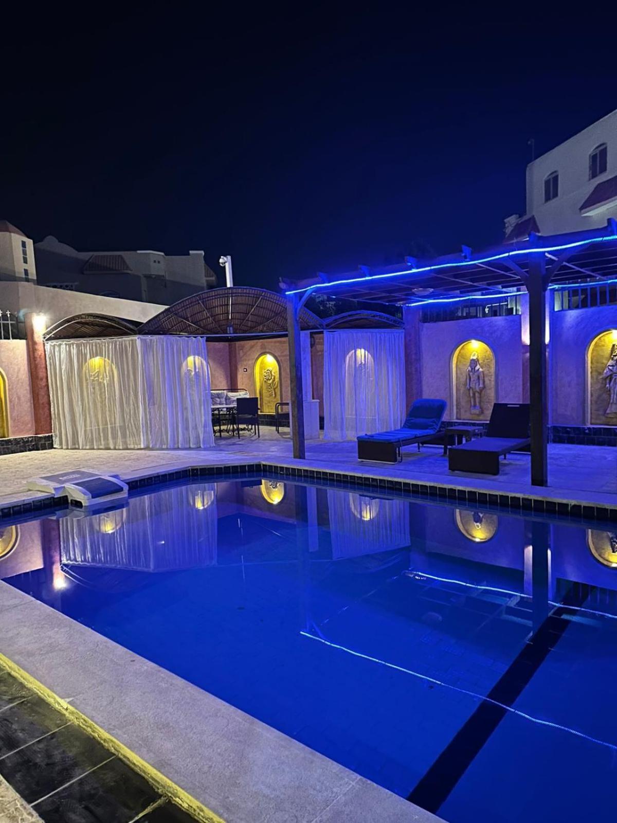 Villa Private In *