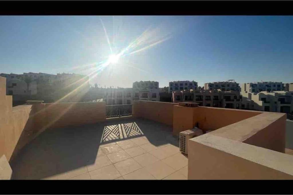 Apartment 3 Bedrooms With Roof In Makadi