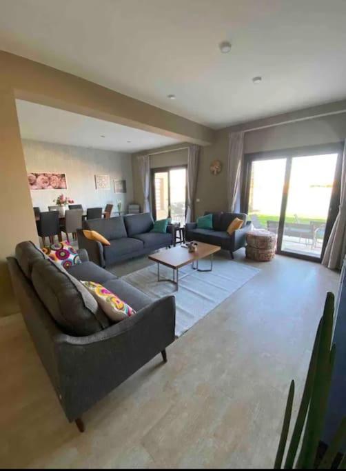 Villa Water Front Luxury 3bd *