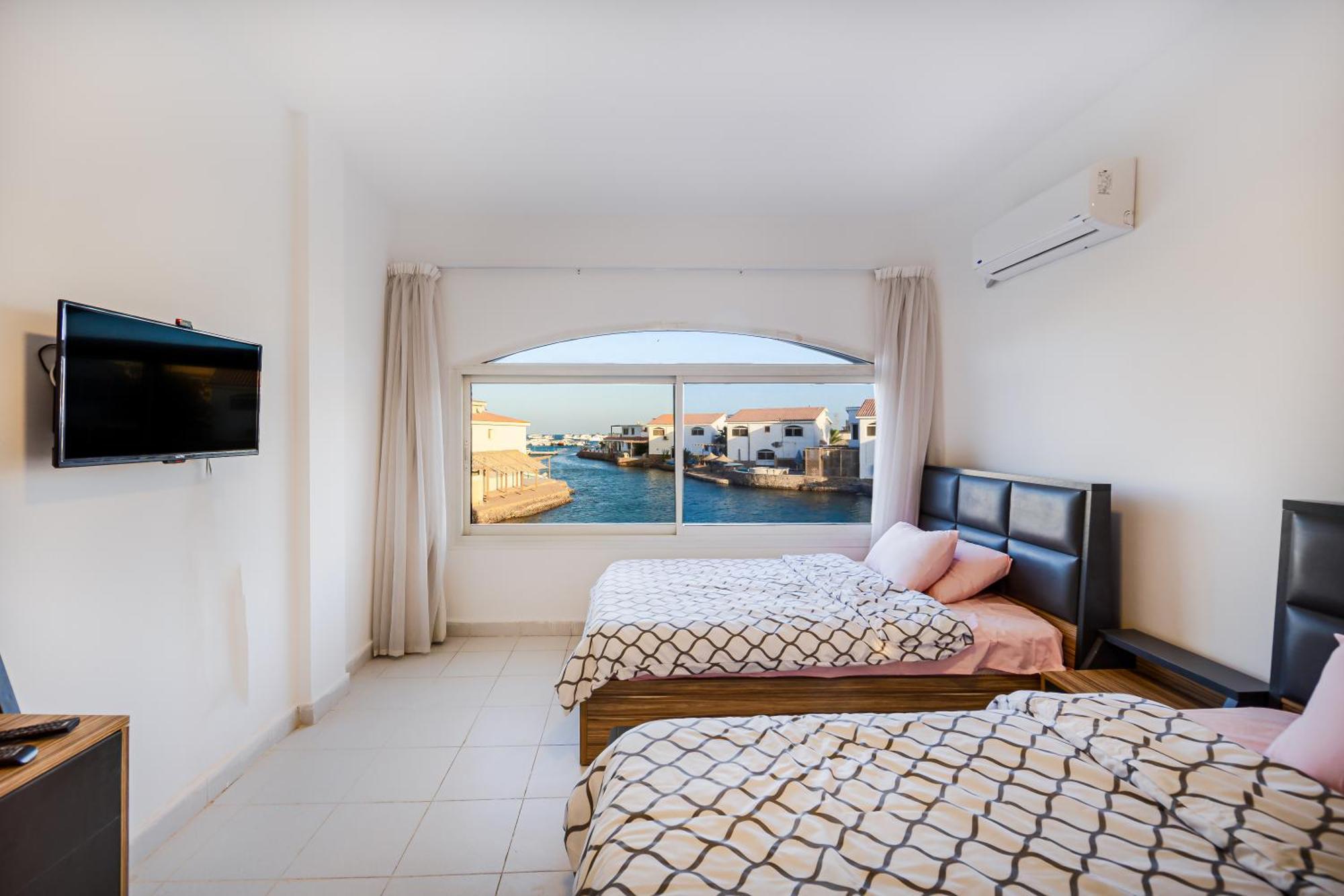 Aden - Sea View With Access In Bed & Breakfast
