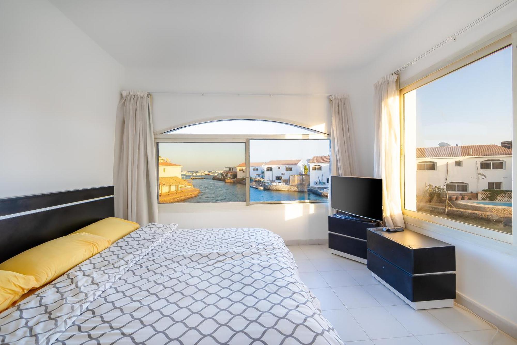 Aden - Sea View With Access In Bed & Breakfast