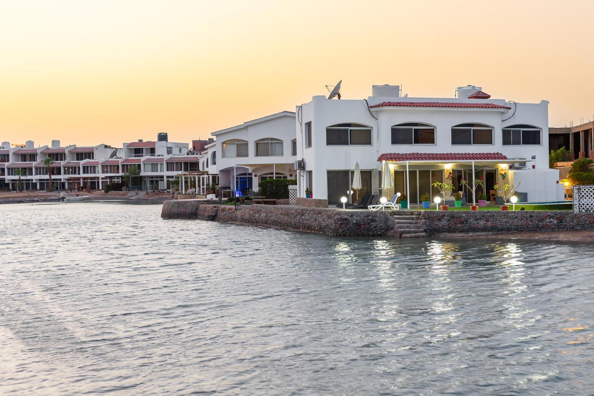 Bed & Breakfast Aden - Sea View With Access In *