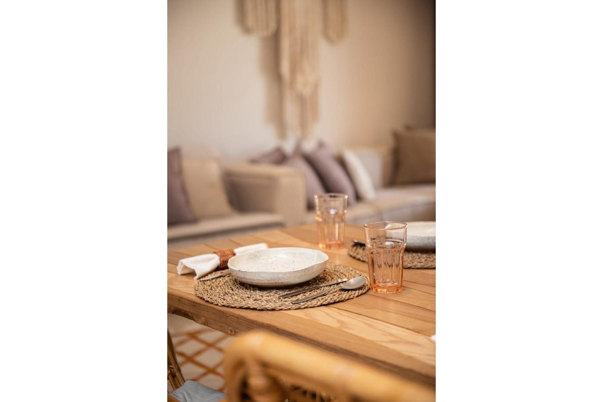 Apartment Secluded & Bespoke 1 Bdr With Pool View & Access *