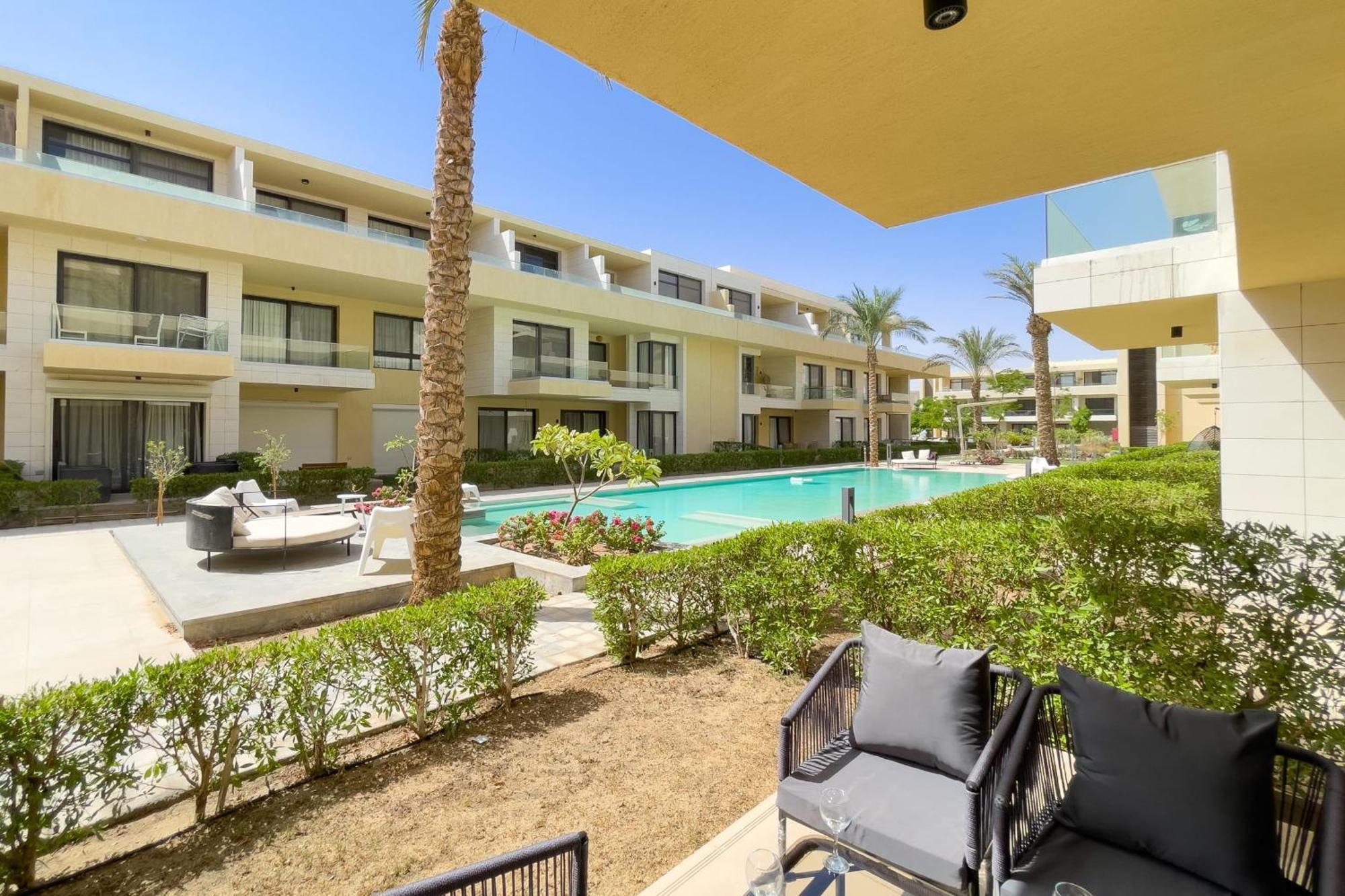 The Poolside Swanky G Cribs * Hurghada