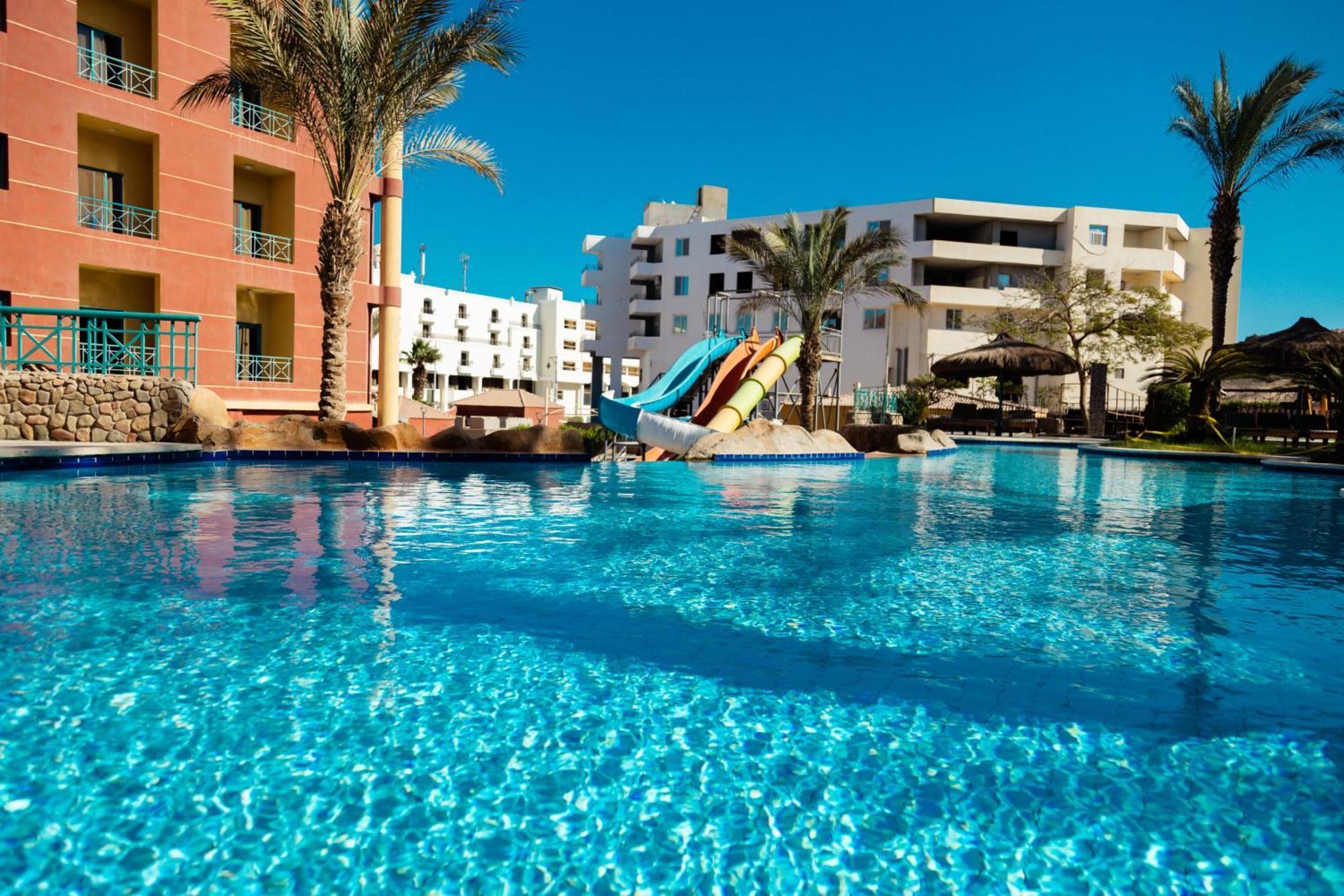 Sun & Sea And Aqua Park - Resort 3*